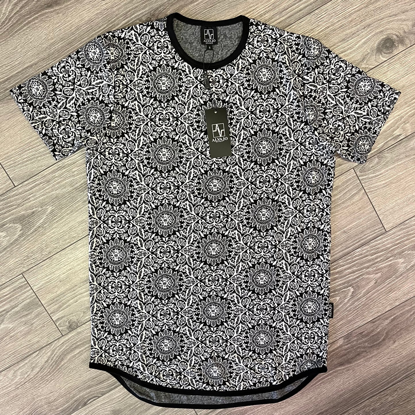 B&W Labyrinth Tee